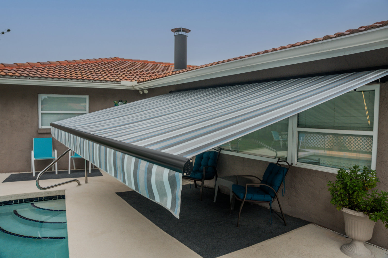 Motorized Retractable Awnings